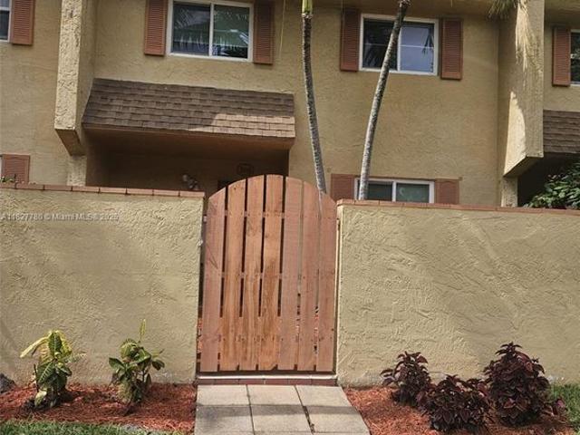Townhouse for rent in Davie