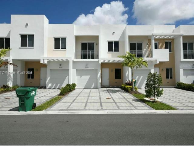 Townhouse for rent in Doral, Florida