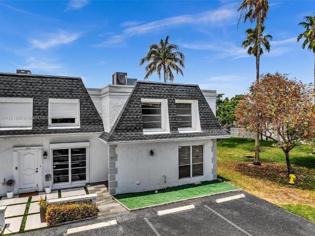 Townhouse for rent in Hallandale