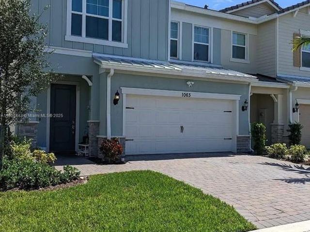 Townhouse for rent in Hollywood