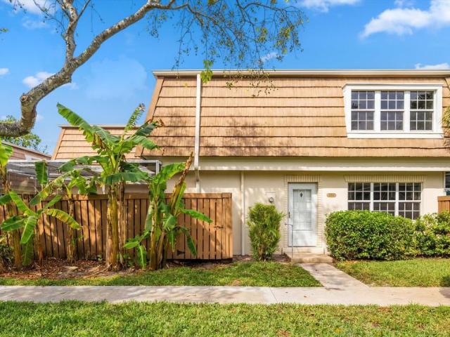 Townhouse for rent in Palm Beach Gardens, Palm Beach County