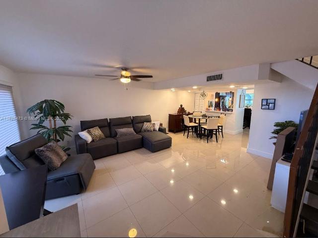 Townhouse for rent in Pembroke Pines