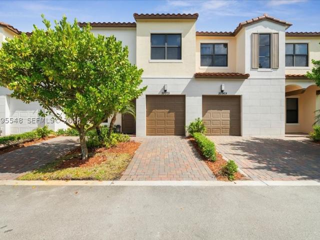 Townhouse for rent in Pembroke Pines, Broward County
