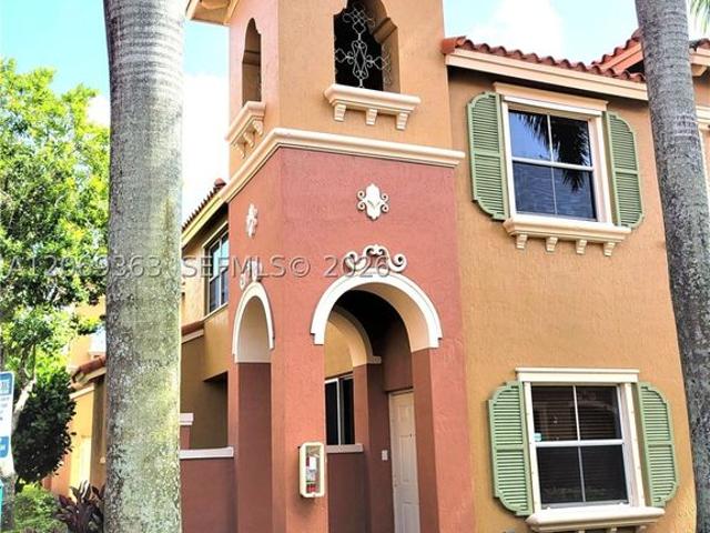 Townhouse for rent in Pembroke Pines, Florida
