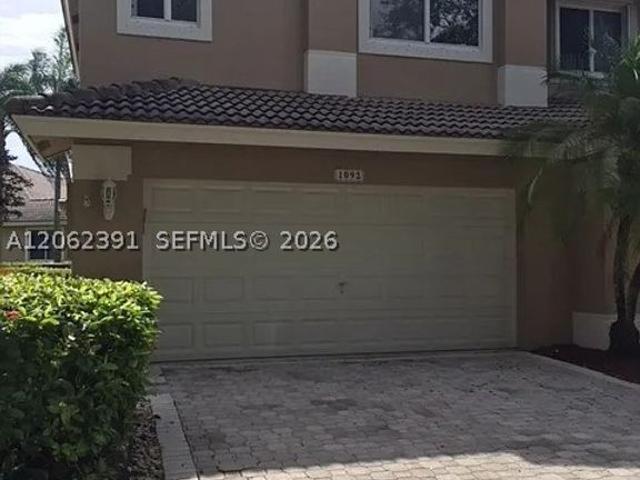 Townhouse for rent in Pembroke Pines, Florida