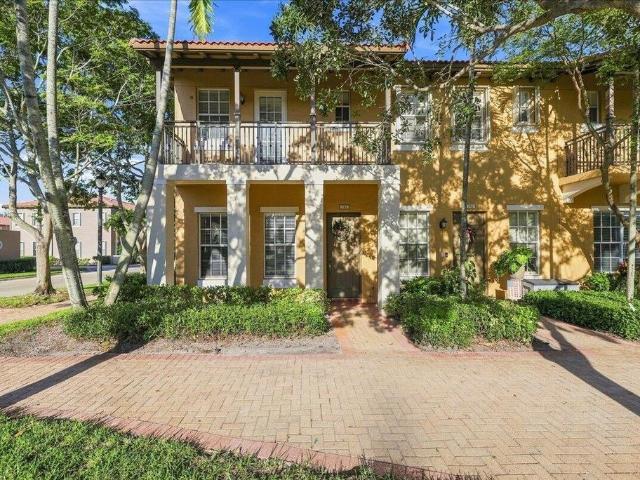 Townhouse for rent in Pembroke Pines, Florida