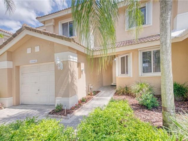Townhouse for rent in Pembroke Pines