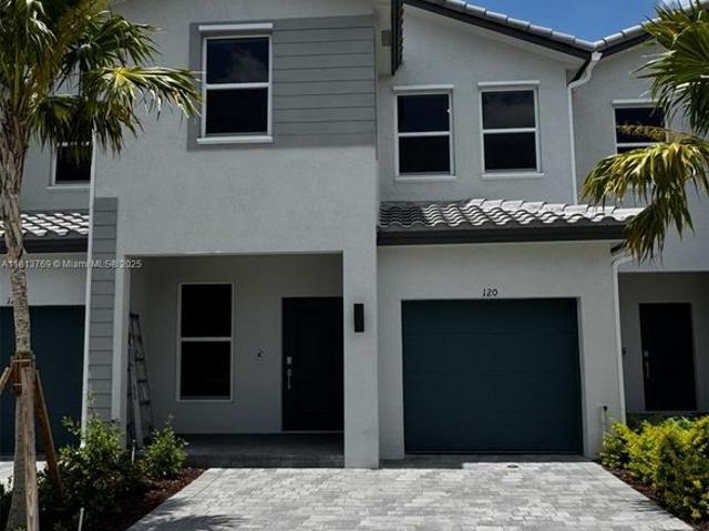 Townhouse for rent in Pembroke Pines