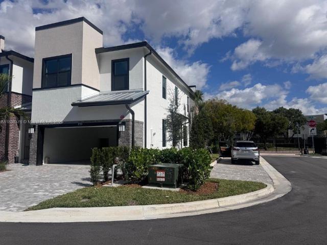 Townhouse for rent in Plantation