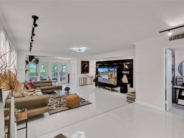 Townhouse for sale in Aventura, Florida
