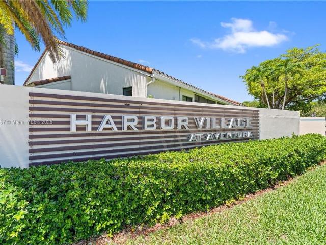 Townhouse for sale in Aventura, Florida