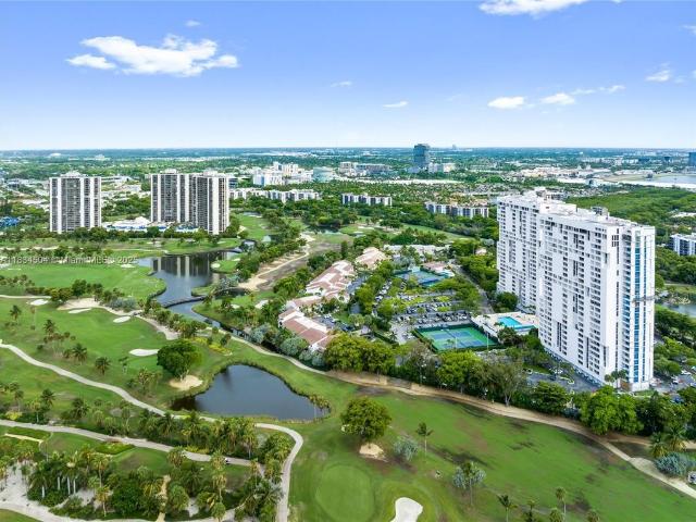 Townhouse for sale in Aventura