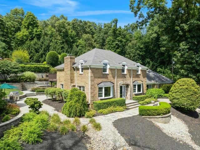 Townhouse for sale in Chester