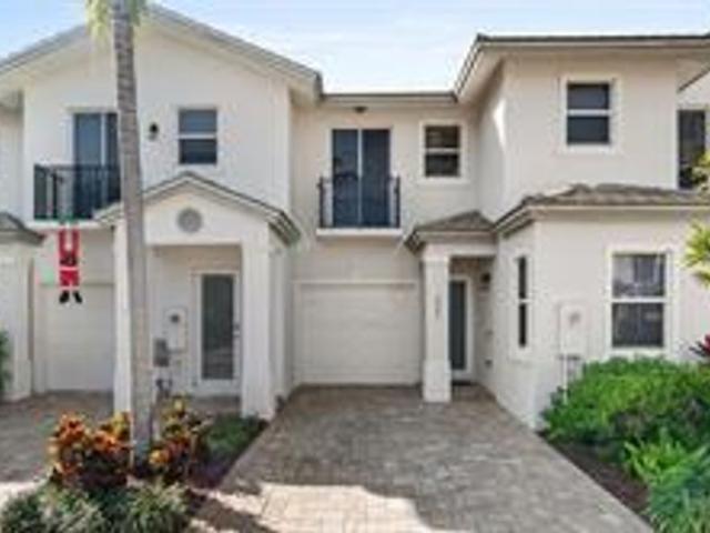 Townhouse for sale in Coconut Creek, Florida