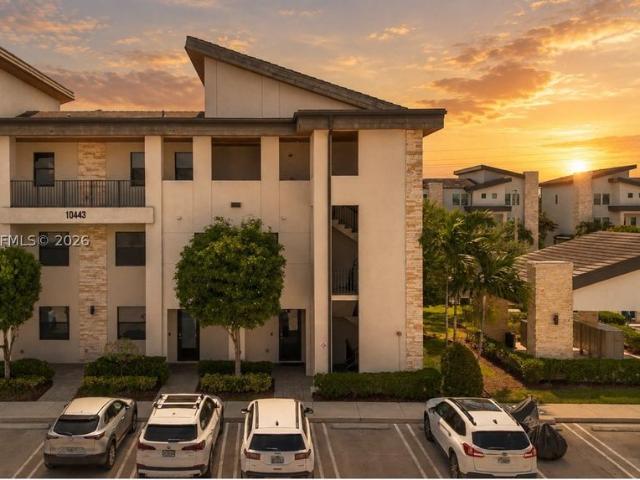 Townhouse for sale in Doral, Florida