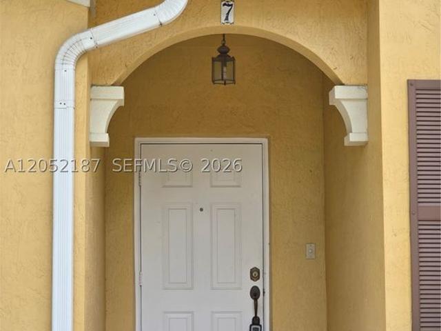 Townhouse for sale in Doral, Florida