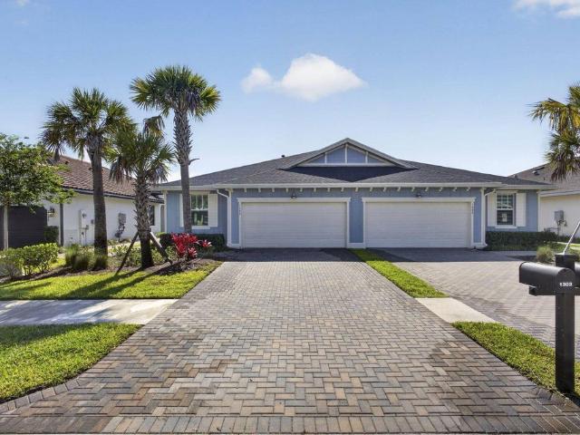 Townhouse for sale in Loxahatchee, Florida