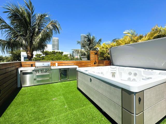 Townhouse for sale in Miami Beach, Florida