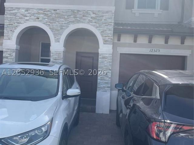 Townhouse for sale in North Miami, Florida