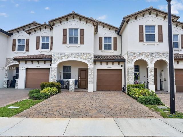 Townhouse for sale in North Miami, Florida