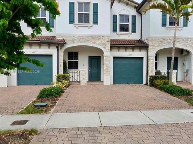Townhouse for sale in North Miami, Florida