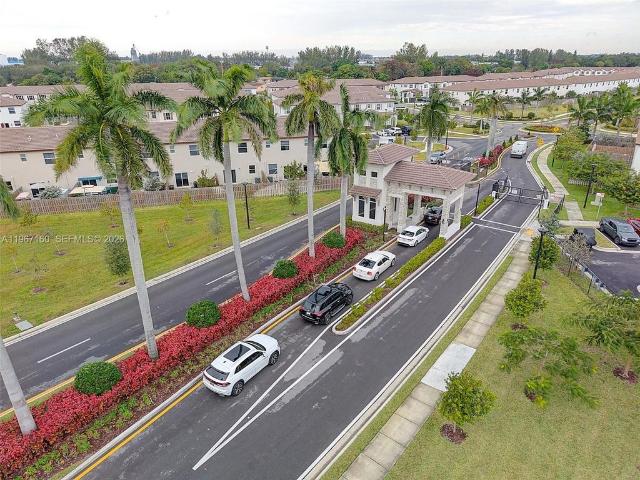 Townhouse for sale in North Miami, Florida