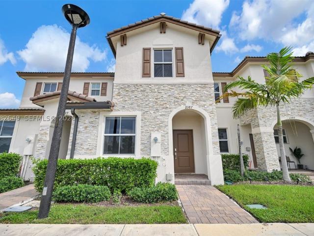 Townhouse for sale in North Miami, Florida