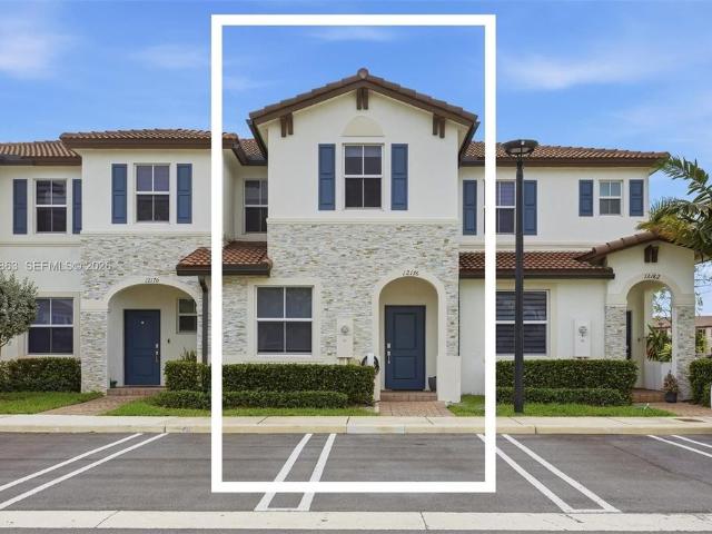 Townhouse for sale in North Miami, Florida