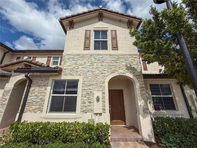 Townhouse for sale in North Miami, Florida