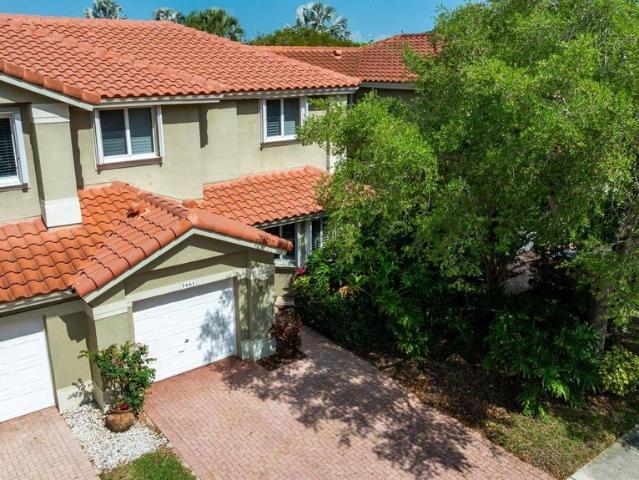 Townhouse for sale in Parkland