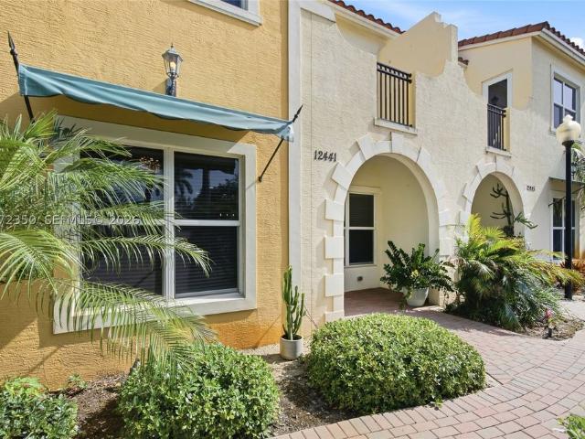 Townhouse for sale in Pembroke Pines, Florida