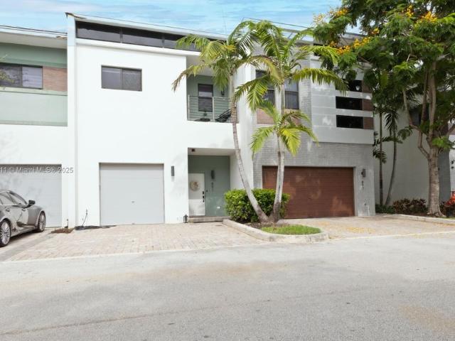 Townhouse for sale in Plantation