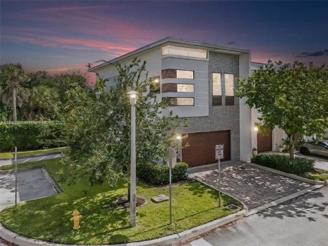 Townhouse for sale in Plantation
