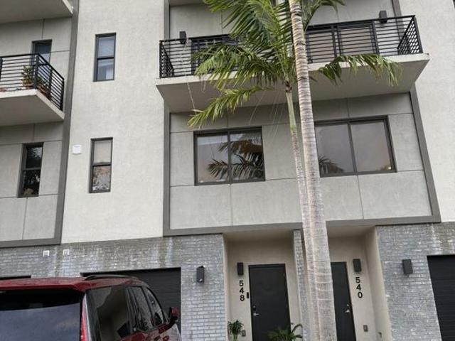 Townhouse for sale in Pompano Beach