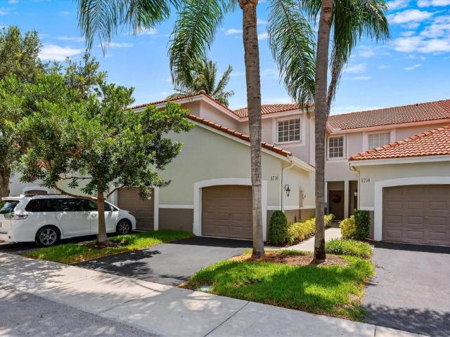 Townhouse for sale in Weston