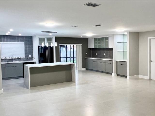 Detached House for rent in Dania, Florida