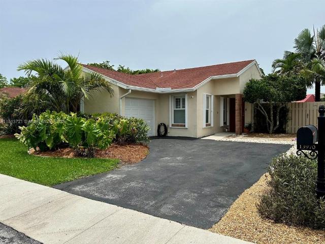 Villa for rent in Davie
