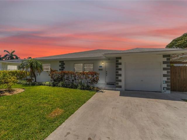 Villa for rent in Hallandale