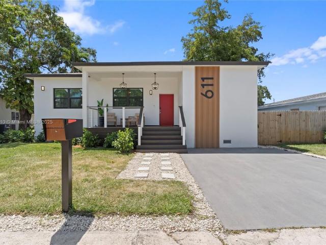 Villa for rent in Hallandale