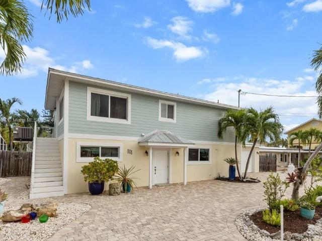 Villa for rent in Marathon
