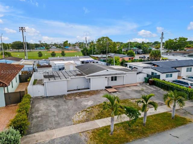 Detached House for sale in Hialeah, Florida