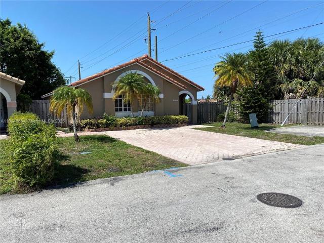 Villa for sale in Hialeah