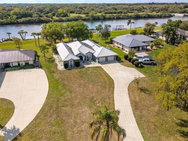 Villa for sale in Labelle
