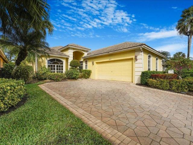 Villa for sale in Lake Worth