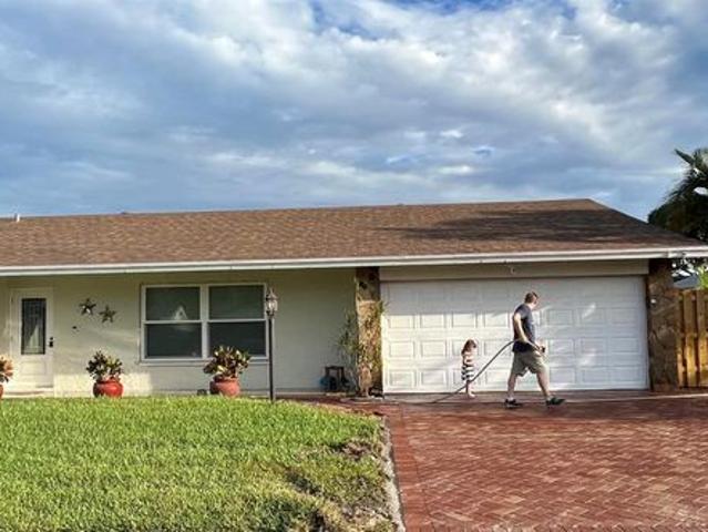 Villa for sale in Lake Worth