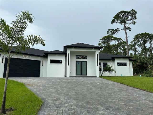Villa for sale in Lehigh Acres