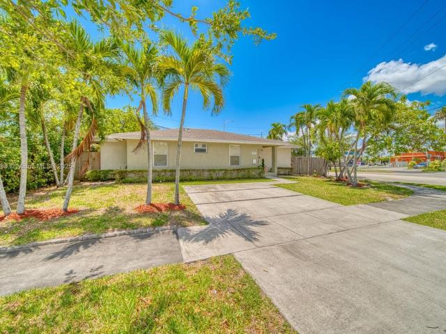 Villa for sale in Miami