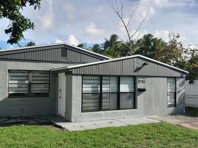 Villa for sale in North Miami Beach