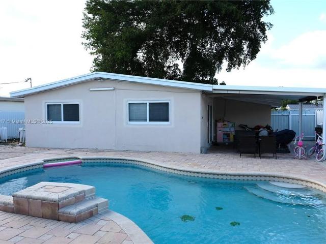 Villa for sale in Pembroke Pines
