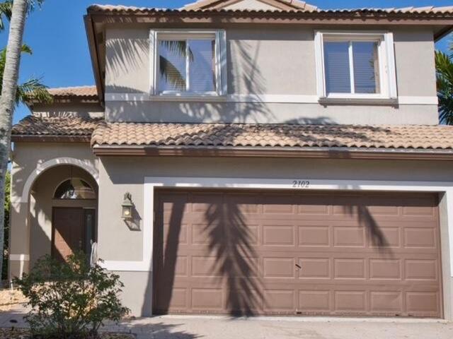 Villa for sale in Riviera Beach